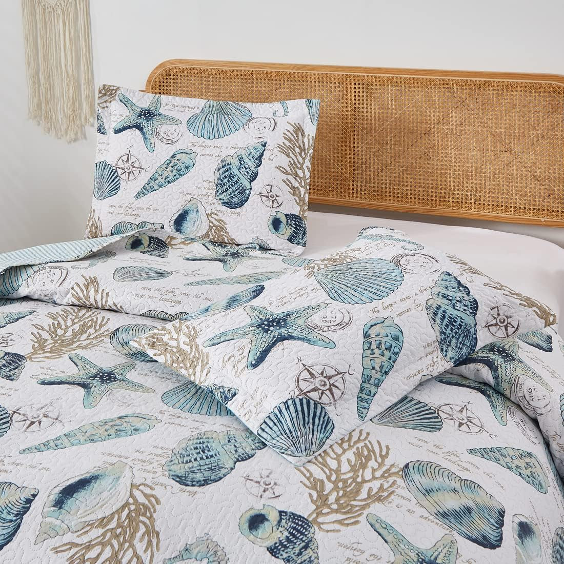 3 Pieces Beach Shell Bedspread Twin Size Ocean Theme Seashell Conch Summer Quilt Lightweight Thin Reversible Conch Shell Hippocampus Starfish Coral Printed Coverlet Set Coastal Bedding-Blue White
