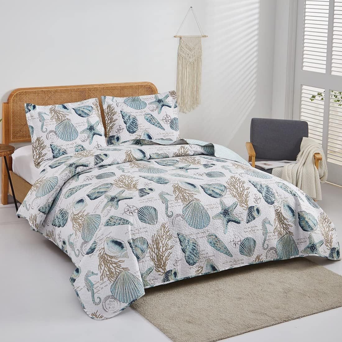 3 Pieces Beach Shell Bedspread Twin Size Ocean Theme Seashell Conch Summer Quilt Lightweight Thin Reversible Conch Shell Hippocampus Starfish Coral Printed Coverlet Set Coastal Bedding-Blue White